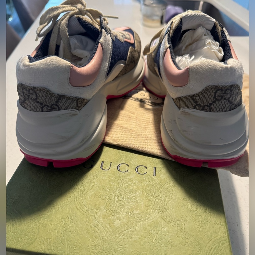 100% Authentic Gucci Rython Sneaker - Picture 2 of 5